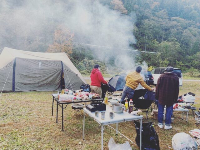 10月29日、30日に会社で今年2回目のキャンプに行ってまいりました👍
場所は、なかんじょ川つり公園キャンプ場で前回よりも広々としたところでキャンプすることが出来ました!
この季節なので、夜になるにつれて相当な寒さになりましたが、和気藹々として楽しく過ごせました🙆♀️
次回は年明けての春に予定してます!
#岐阜県キャンプ
#なかんじょ川キャンプ場 
#キャンプ場 
#会社でキャンプ
#イベント
#株式会社エル
#キャンプ好きな人と繋がりたい